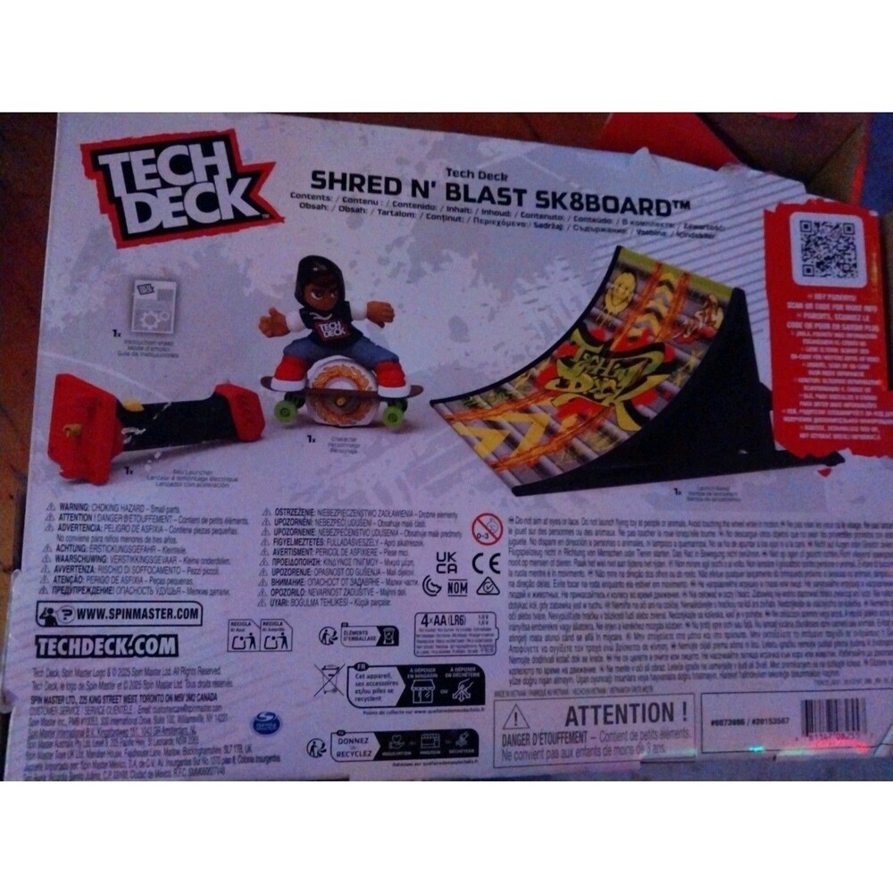 Tech Deck Shred N' Blast Sk8board Motorized Skateboard Toy Ramp Figure NEW - Picture 2 of 3